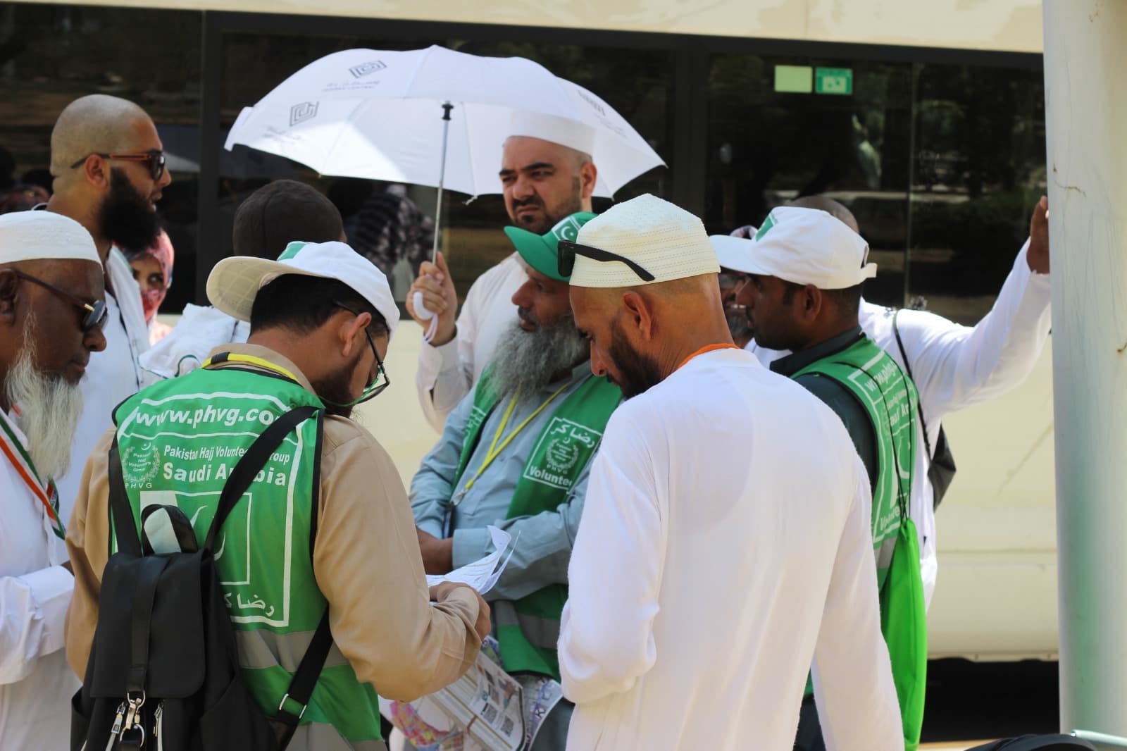 PHVG volunteers providing guidance to pilgrims